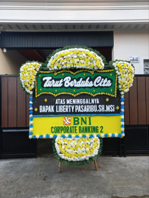 Papan Bunga Duka di Tinggi Raja