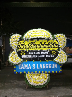 Papan Bunga Duka di Tinggi Raja