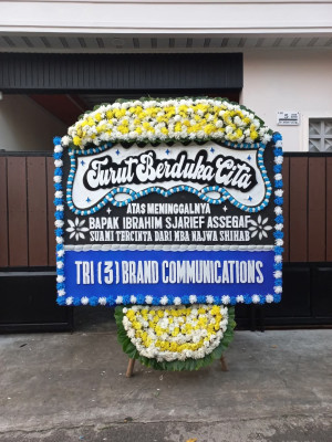 Papan Bunga Duka di Tinggi Raja
